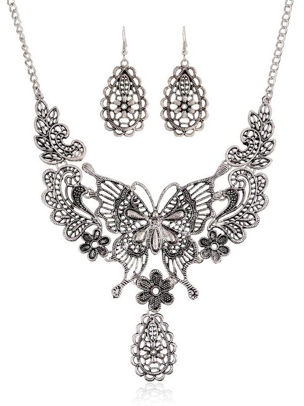 Vintage Ethnic Hollow Pattern Butterfly Clavicle Chain Set